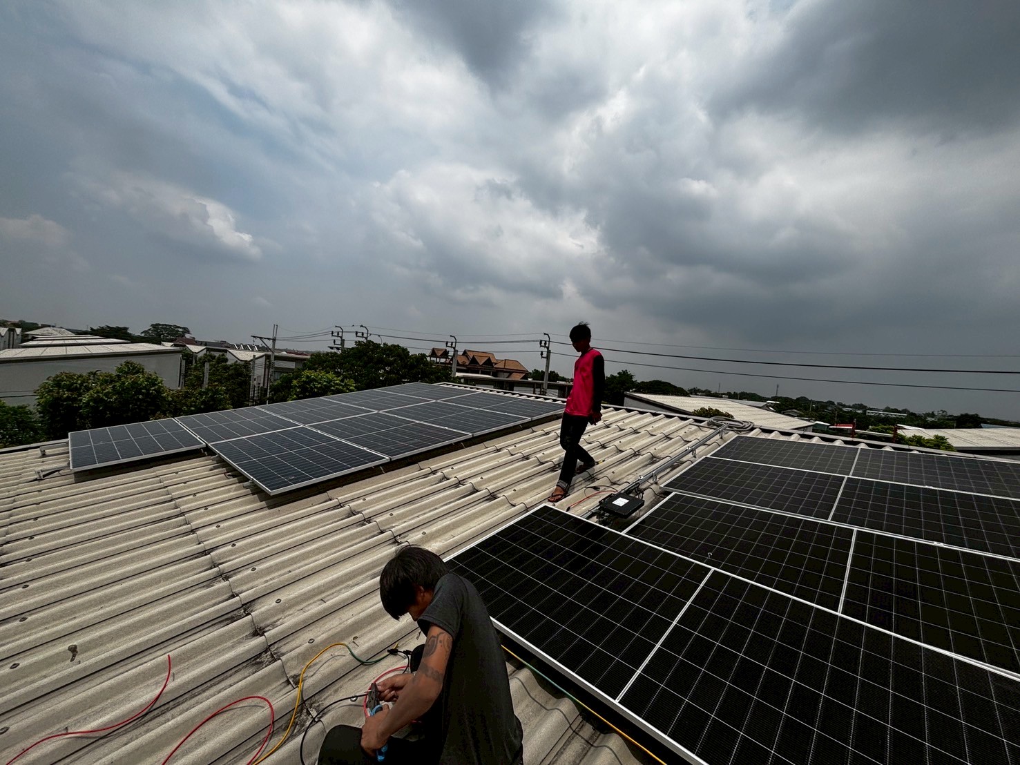 ตัวอย่างการติดตั้งโซลาร์เซลล์บนหลังคาบ้าน
